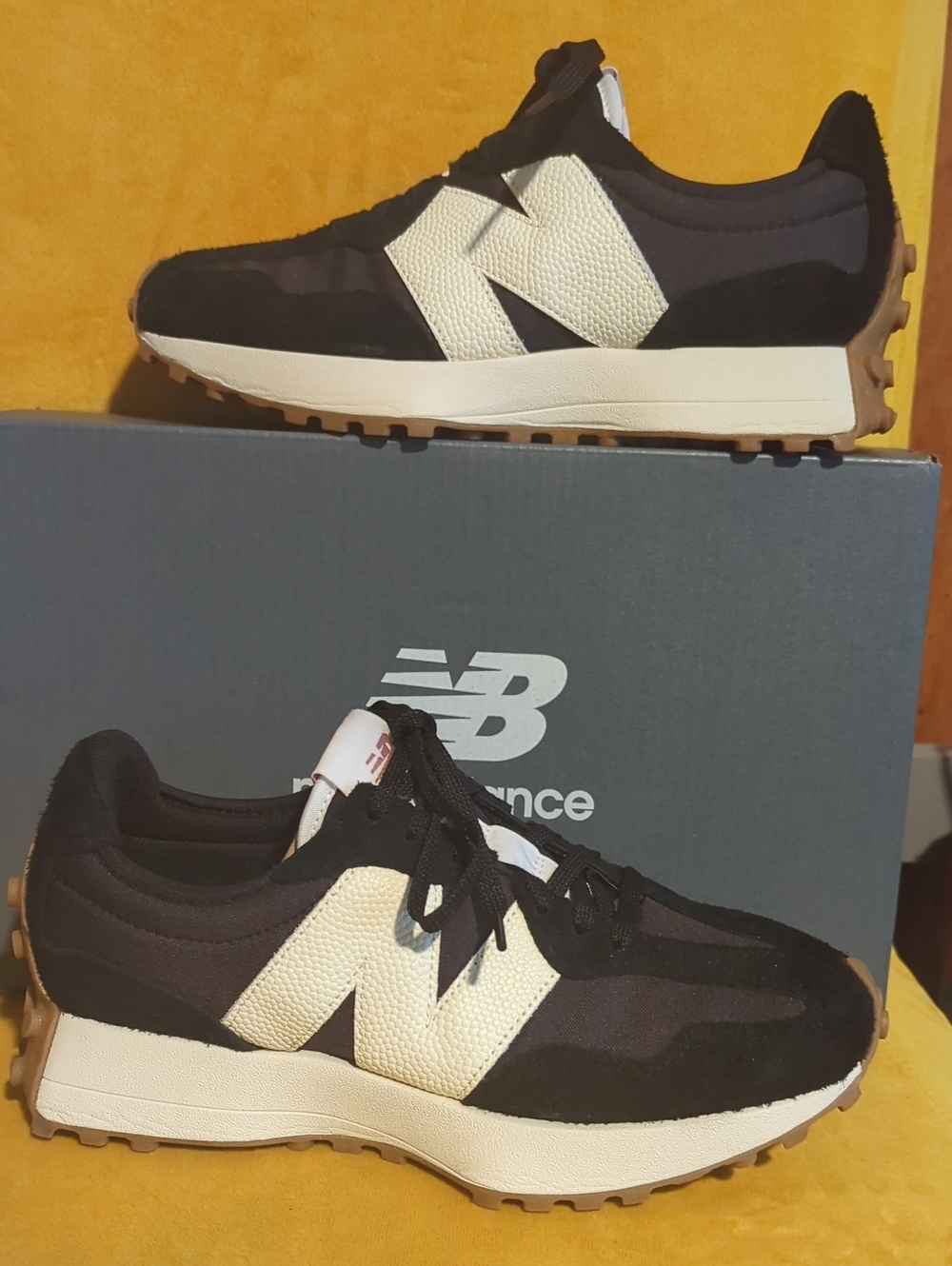 New Balance Black & White Retro-Style Women Sneakers